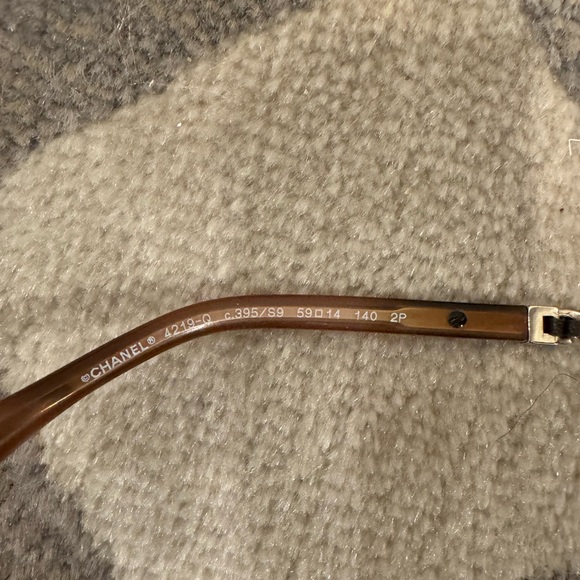 AUTHENTIC CHANEL Brown Leather and Gold Chain 4219-Q Polarized Pilot Sunglasses - Picture 8 of 10